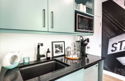 Stratford Apartment | The Stage Door | Theatre Suite