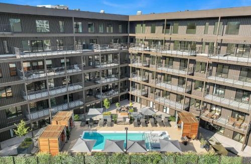 Downtown Nashville House | The Stage in Downtown Nashville by Nautical Properties