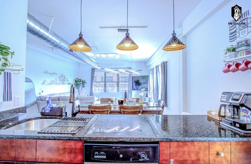 Downtown Memphis Apartment | The Stallion