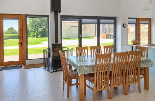 Aynho House | The Stalls - Nac