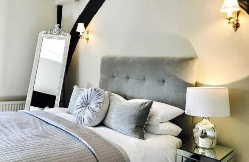 Goudhurst Hotel | The Star And Eagle Hotel