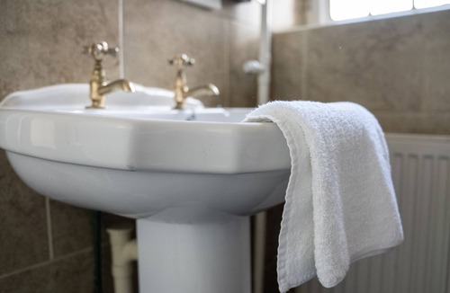 Lingfield Hotel | The Star Inn