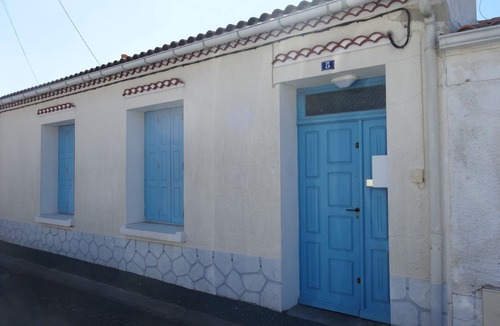 LʼAiguillon-sur-Mer House | The Star of L'Aiguillon