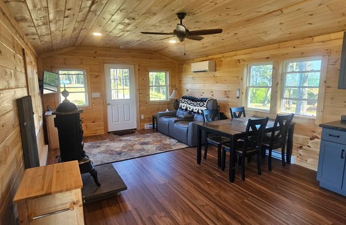 Stamford Cabin | The Stargazer Cabin at Skyline Retreat
