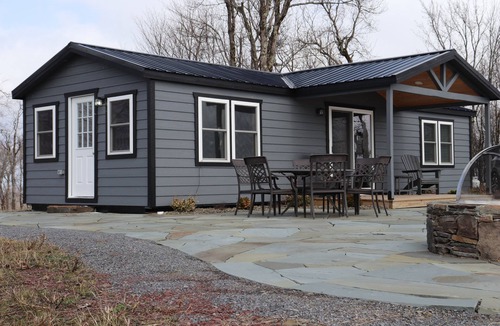 Stamford Cabin | The Stargazer Cabin at Skyline Retreat