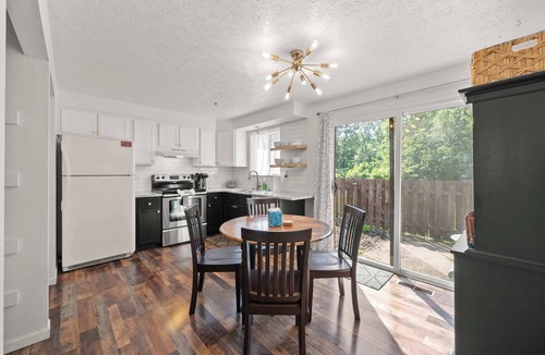 Summit Station House | The StayBerry - Stay for 6