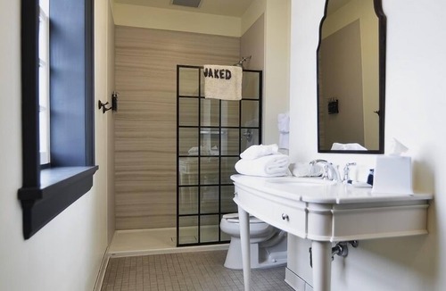 Downtown Kenosha Hotel | The Stella Hotel & Ballroom