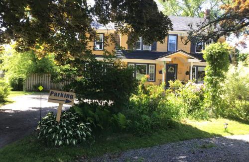 Wolfville Bed & Breakfast | The Stella Rose B&B