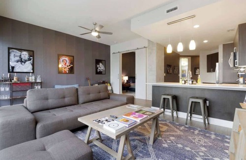Market District Apartment | The Stevie Ray Vaughan Flat ATX