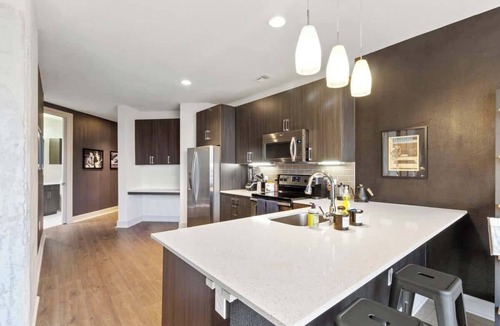 Market District Apartment | The Stevie Ray Vaughan Flat ATX