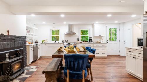 Hollowville House | The Stillwater House by AvantStay