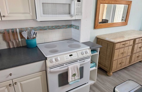 Walkers Holly Hill House | The Stillwater - Screened Pool, Riverfront & Viewing Dock