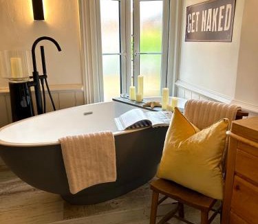 Midhurst Apartment | The Stock Exchange