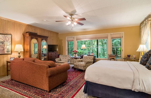 Highlands - Perkins Bed & Breakfast | The Stockade Bed and Breakfast