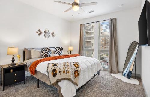 Fort Worth Apartment | The Stockyard Retreat - Pool, Gym & Free Parking