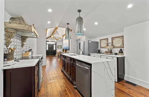 Boblo Island House | The Stone Cottage