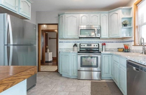 Hermann House | The Stone Cottage, The Stone Cottage is a beautiful, spacious 3 bedroom, 3 bath house