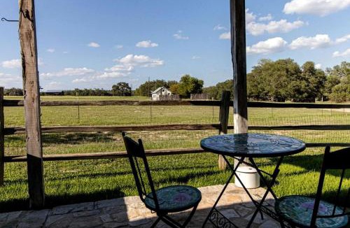 Grapetown House | The Stone Cottage for 2 TimberRose Ranch hot tub