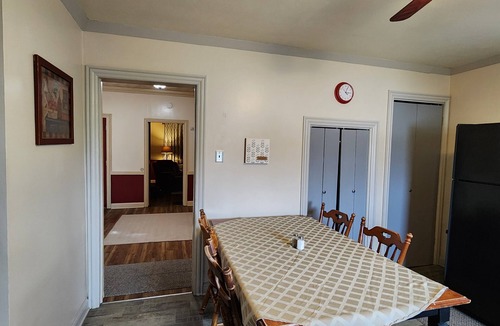 Chillicothe House | The Stone House - 3beds/1 1/2 bath Private Fenced Backyard w/Grill & Fire Pit