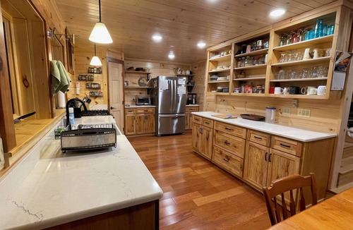 Star Lake Cottage | The Stone House: A Quiet, Sweet, Lakefront Respite