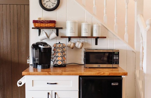 Gap Apartment | The Stone House Between the Streams