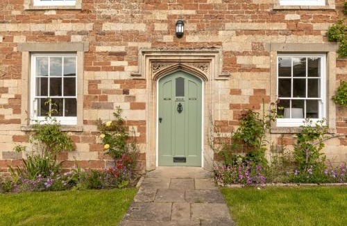 Medbourne House | The Stone House