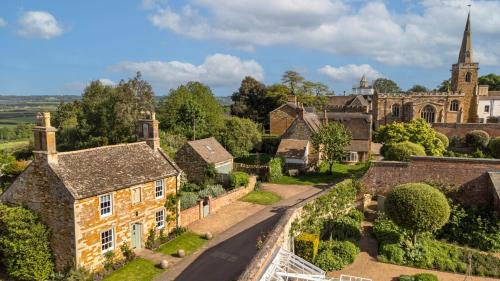 Medbourne House | The Stone House