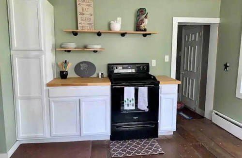 Lewistown House | The Stone House