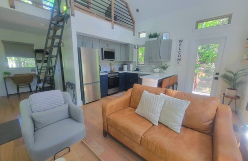 Rutherfordton House | The Stone - Modern Cabin on 40+ acres, 10 mins from Tryon Equestrian Center TIEC