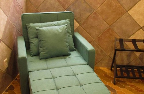 Hot Springs Apartment | The Stone room Suite #11, sleeps 5 guest