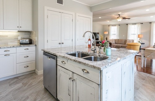 Fredericksburg House | The Stone Well Haus | Pet Friendly