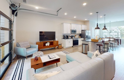 West Meade House | The Stonecrest Hideaway | Dog-friendly townhouse in Nashville with deck & grill