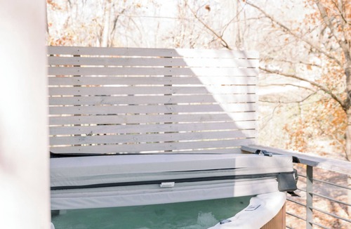 Fredericktown House | The Stonehouse - Private Hot Tub - Sleeps 5