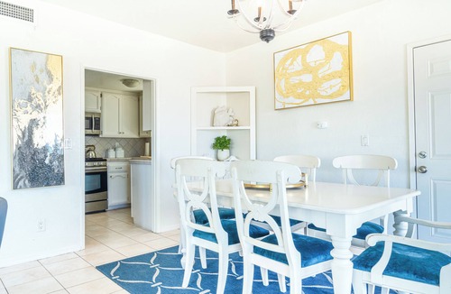 Townsite House | The Strand 920 Beach House.n