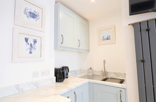 Shaldon House | The Strand Summary: T