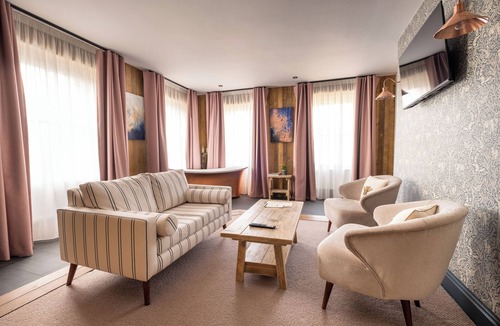 Stroud Hotel | The Stroud Hotel