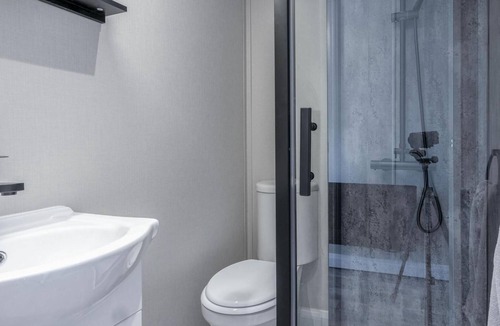 Amroth Apartment | The Studio - 1 Bedroom Cabin - Amroth