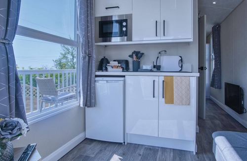 Amroth Apartment | The Studio - 1 Bedroom Cabin - Amroth