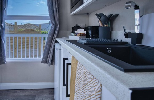 Amroth Apartment | The Studio - 1 Bedroom Cabin - Amroth