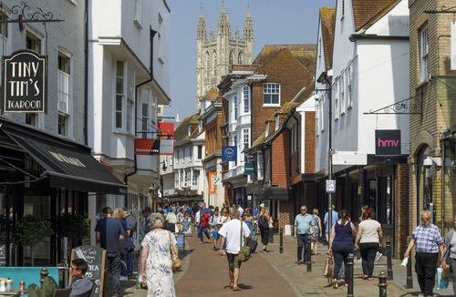 Canterbury Apartment | The Studio a chic Scandi-style apartment a stroll from the centre with parking.
