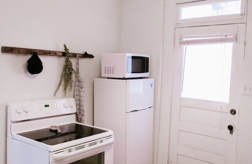 Holland Apartment | The Studio at Blackberry Manor