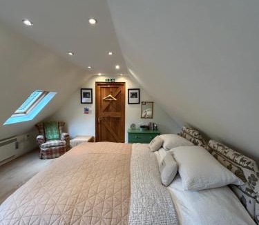 Castle Bytham Bed & Breakfast | The Studio, Bottom Farm