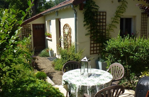 Janville-sur-Juine Cottage | The studio cottage Thiares