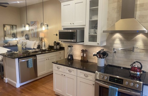 Church Hill Apartment | The Studio@ Eanes Drug