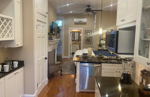 Church Hill Apartment | The Studio@ Eanes Drug