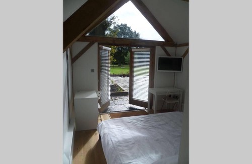 Haslemere Apartment | The Studio