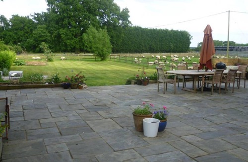 Haslemere Apartment | The Studio