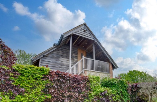 Abbess Roding Apartment | The Studio - One Bedroom Apartment, Sleeps 2