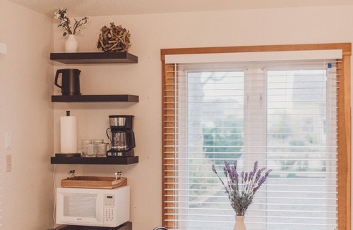 Cannon Beach House | The Studio · Walk to Haystack Rock & Beach