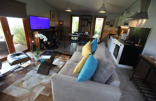 Dixons Creek Bed & Breakfast | The Studio Yarra Valley